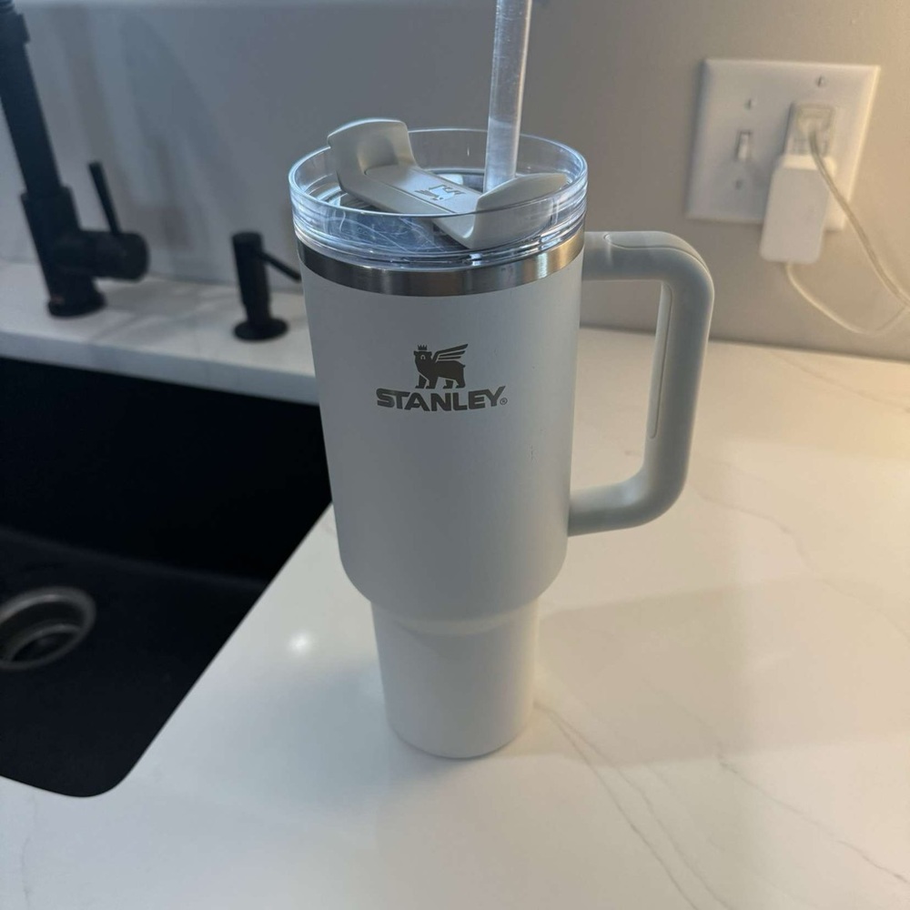 Stanley White Tumbler with Handle